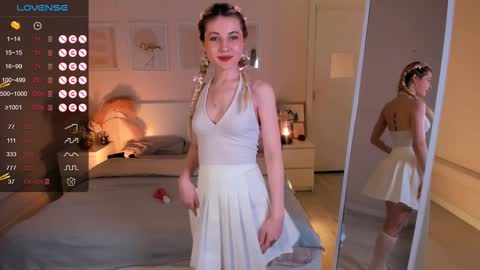 Snapshot of kimmie_shine chatting on 01.25.25 Your Kimmie follow me online show from 01.25.25