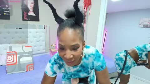 Kim online show from 10.12.25