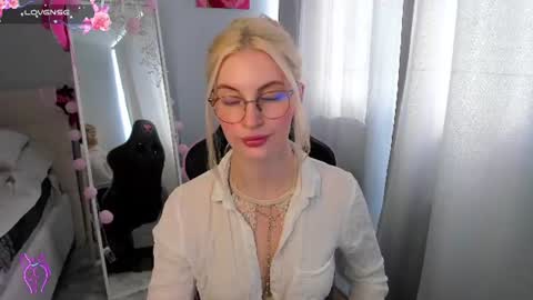 Snapshot of kimmy1_powell chatting on 06.17.26 kimmy1_powell online show from 06.17.26