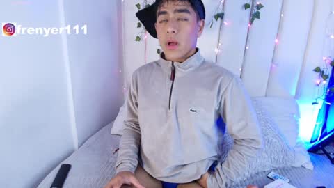 Snapshot of king_azahell chatting on 01.08.25 king help me reach 100 likes online show from 01.08.25