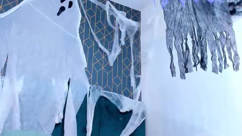 Snapshot of king_falconer chatting on 10.23.25 Angel Falconer online show from 10.23.25