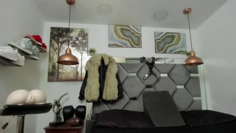 Snapshot of king_fitt_ chatting on 01.25.25 HOT MEN BLACK online show from 01.25.25