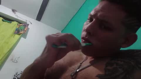 Snapshot of king_russo chatting on 09.17.25 king_russo online show from 09.17.25