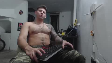 Snapshot of king_russo chatting on 10.24.25 king_russo online show from 10.24.25