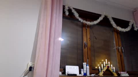sexysexyhotwetpinkredpussy online show from 12.08.24