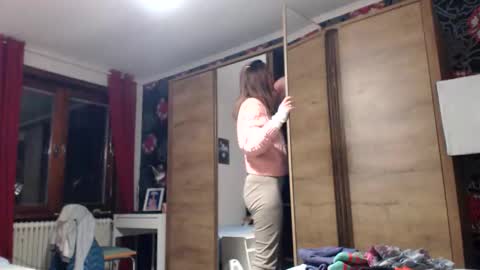 sexysexyhotwetpinkredpussy online show from 11.18.25