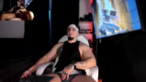 Snapshot of kingbear777 chatting on 12.05.24 King Bear online show from 12.05.24