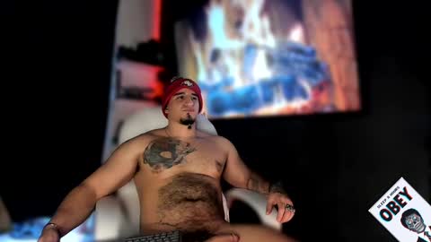 Snapshot of kingbear777 chatting on 02.08.25 King Bear online show from 02.08.25