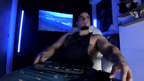 Snapshot of kingbear777 chatting on 09.15.25 King Bear online show from 09.15.25