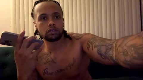 Snapshot of kingdabiggest chatting on 09.30.25 KingDaBiggest online show from 09.30.25