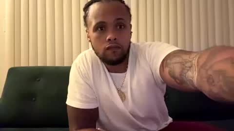 Snapshot of kingdabiggest chatting on 10.12.25 KingDaBiggest online show from 10.12.25