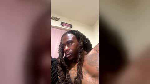Snapshot of kingecstasyxxx chatting on 05.28.26 KingEcstasyXXX online show from 05.28.26