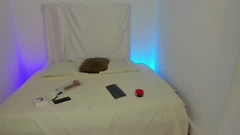 Snapshot of kingstark_ chatting on 09.30.25 sebastian online show from 09.30.25