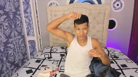 Snapshot of kingstark_ chatting on 10.06.25 sebastian online show from 10.06.25