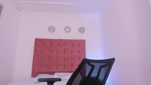 Snapshot of kingstark_ chatting on 10.07.25 sebastian online show from 10.07.25