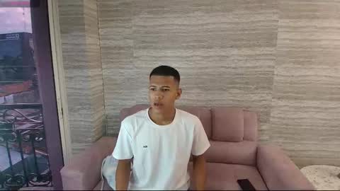 Snapshot of kingstark_ chatting on 10.11.25 sebastian online show from 10.11.25