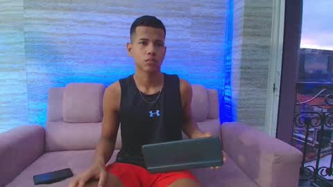 Snapshot of kingstark_ chatting on 10.13.25 sebastian online show from 10.13.25