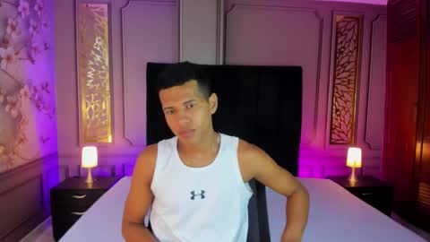 Snapshot of kingstark_ chatting on 10.23.25 sebastian online show from 10.23.25