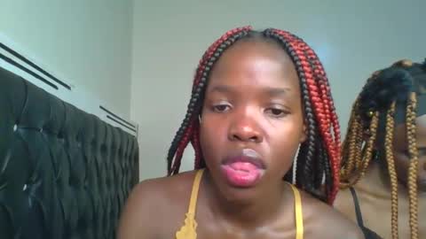 Snapshot of kinky_aria chatting on 09.16.25 kinky_aria online show from 09.16.25