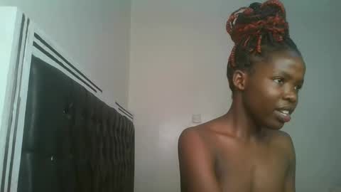 Snapshot of kinky_aria chatting on 09.19.25 kinky_aria online show from 09.19.25