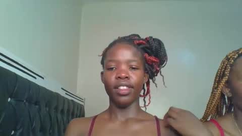 Snapshot of kinky_aria chatting on 09.23.25 kinky_aria online show from 09.23.25