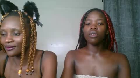 Snapshot of kinky_aria chatting on 09.26.25 kinky_aria online show from 09.26.25