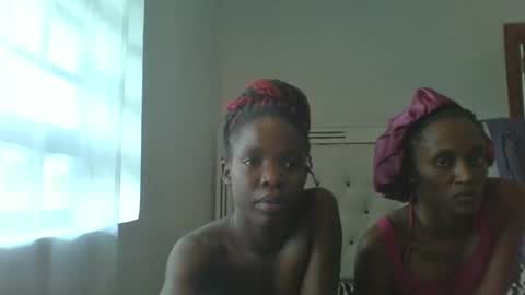 Snapshot of kinky_aria chatting on 10.02.25 kinky_aria online show from 10.02.25