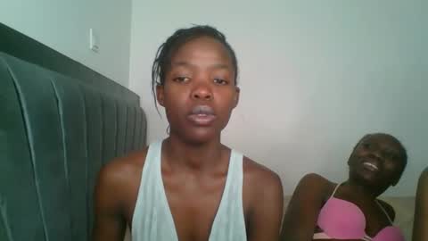 Snapshot of kinky_aria chatting on 10.24.25 kinky_aria online show from 10.24.25