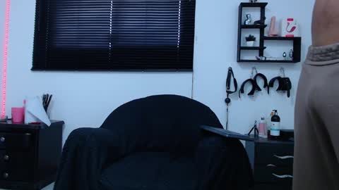 Allison  Diego online show from 01.23.25