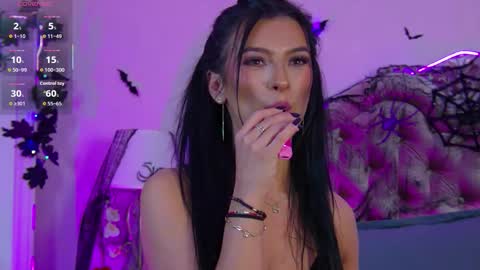 Snapshot of kinkyamelie chatting on 10.23.25 kinkyamelie online show from 10.23.25