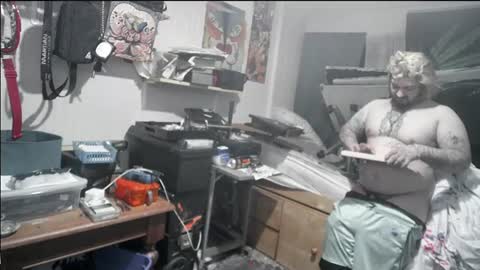 Snapshot of kinkybiguy14 chatting on 06.24.26 Kinky Cassie online show from 06.24.26