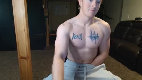 Snapshot of kinkycrusader chatting on 12.05.25 Fabio online show from 12.05.25