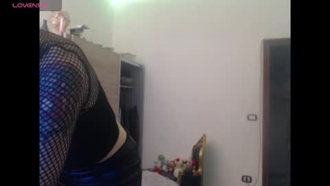 Snapshot of kinkyerikat chatting on 09.29.25 Anya online show from 09.29.25