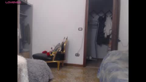 Snapshot of kinkyerikat chatting on 10.19.25 Anya online show from 10.19.25