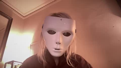 Snapshot of kinkypinky415 chatting on 12.24.24 Kinky Pinky online show from 12.24.24