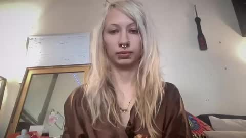 Snapshot of kinkypinky415 chatting on 01.01.25 Kinky Pinky online show from 01.01.25