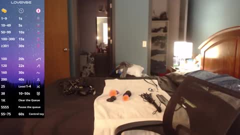 Snapshot of kinkywolf87 chatting on 12.20.24 kinkywolf87 online show from 12.20.24