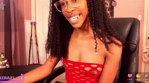 Snapshot of kira21_13 chatting on 10.18.25 Kira21 13 online show from 10.18.25