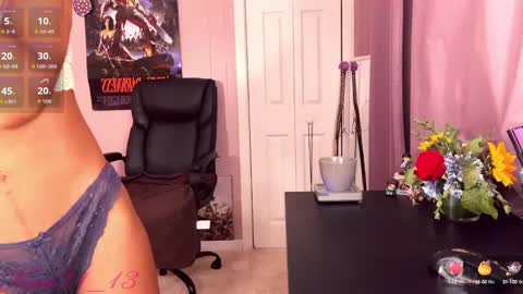 Snapshot of kira21_13 chatting on 10.19.25 Kira21 13 online show from 10.19.25