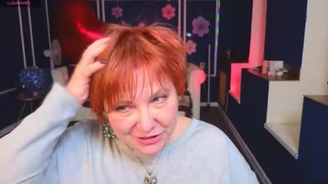 Snapshot of kira_kennet chatting on 04.22.26 Kira Kennet online show from 04.22.26