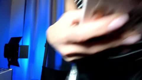 Kira and friends online show from 09.30.25