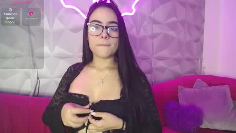 Snapshot of kira_moon_01 chatting on 10.22.25 kira_moon_01 online show from 10.22.25