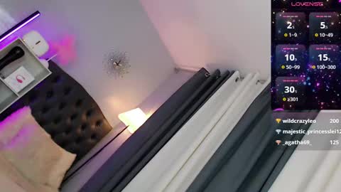 KIRA online show from 12.12.24