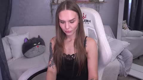 kiraagray online show from 12.03.25