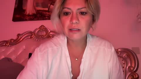 KiraDivine online show from 09.10.25