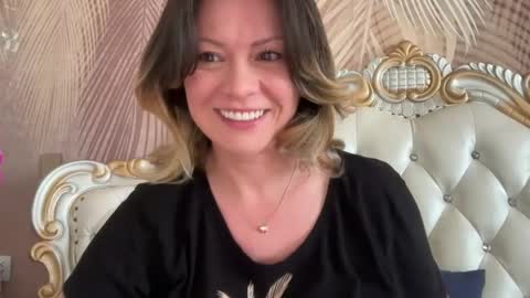 KiraDivine online show from 04.19.26