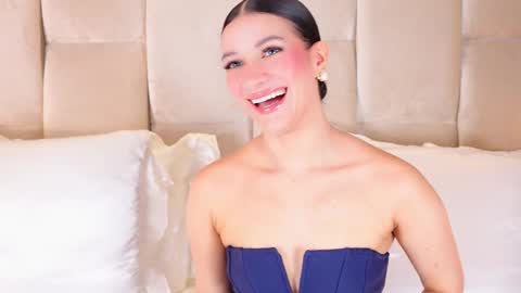 kira online show from 10.15.25