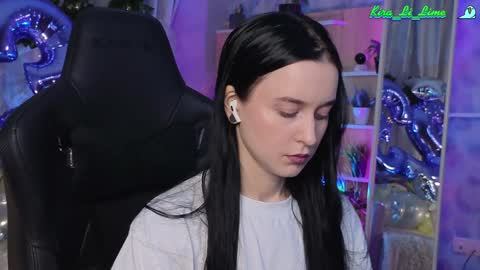 Snapshot of kiralilime chatting on 12.12.24 Kira online show from 12.12.24