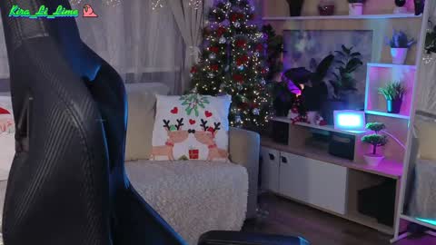 Snapshot of kiralilime chatting on 12.24.24 Kira online show from 12.24.24