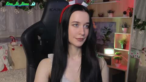 Snapshot of kiralilime chatting on 01.02.25 Kira online show from 01.02.25